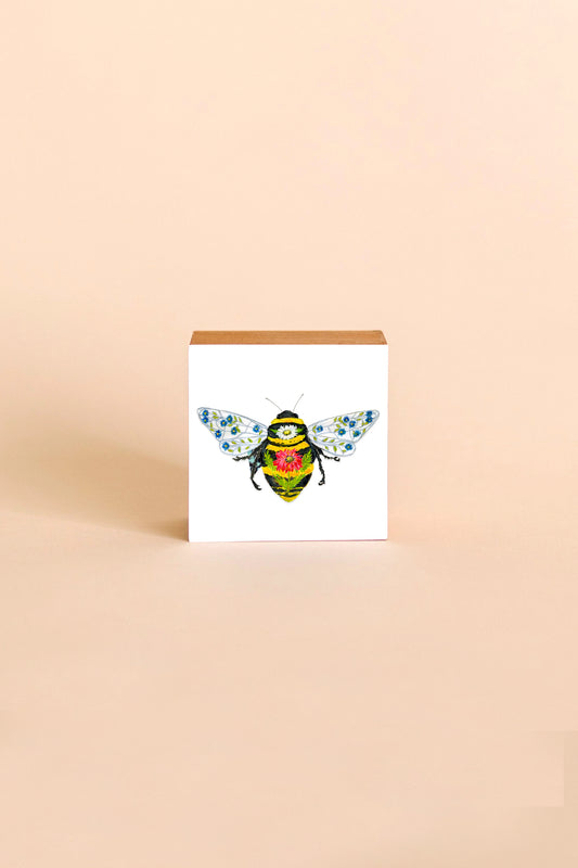 Floral Wing Bee 3" Block